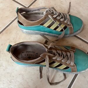 L'Artiste Turquoise and Brown Sneakers